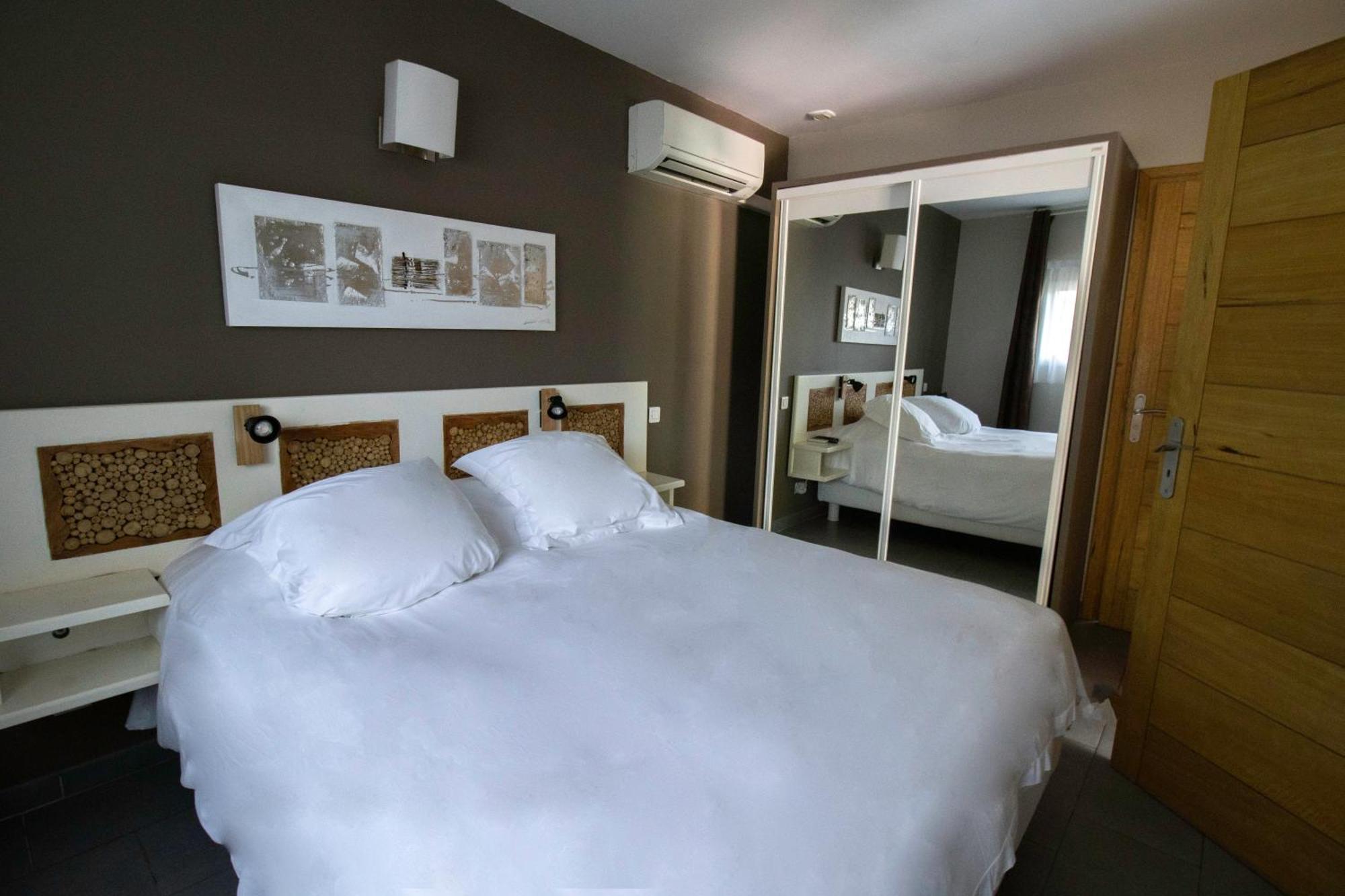 Athena Motel Сент-Егюльф Екстер'єр фото